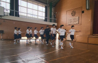 男子行進